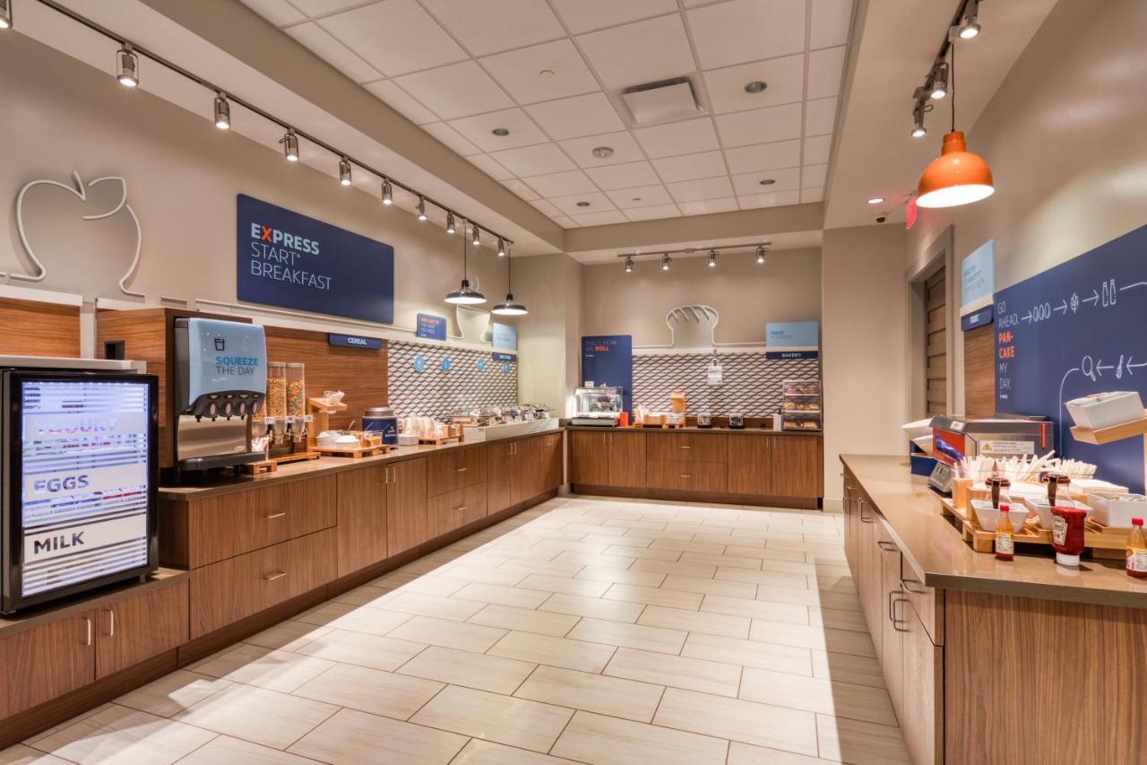 Holiday Inn Express & Suites - Charlotte - South End By Ihg Exterior photo