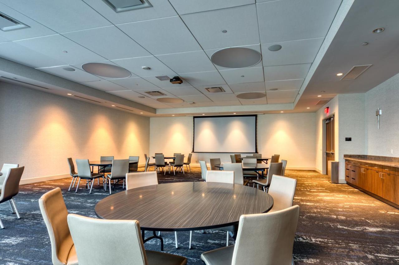 Holiday Inn Express & Suites - Charlotte - South End By Ihg Exterior photo